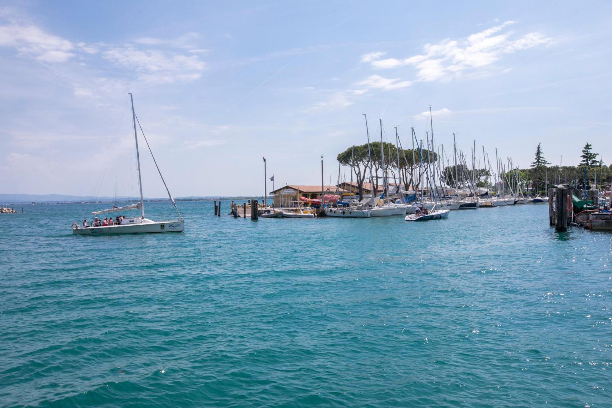 Almavite Wine Resort With Pool Desenzano del Garda Eksteriør billede