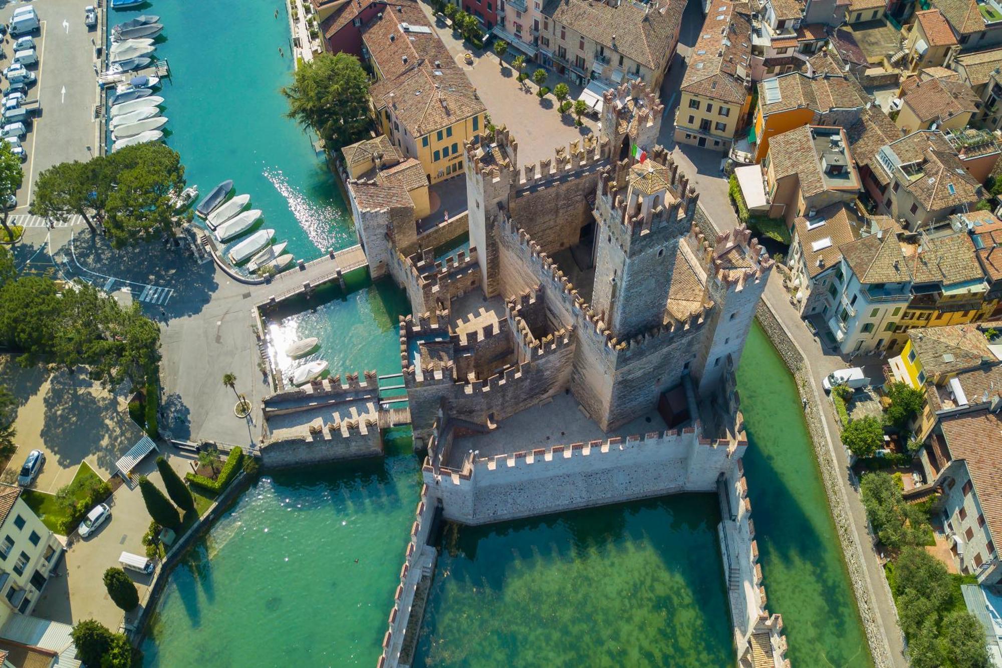 Almavite Wine Resort With Pool Desenzano del Garda Eksteriør billede