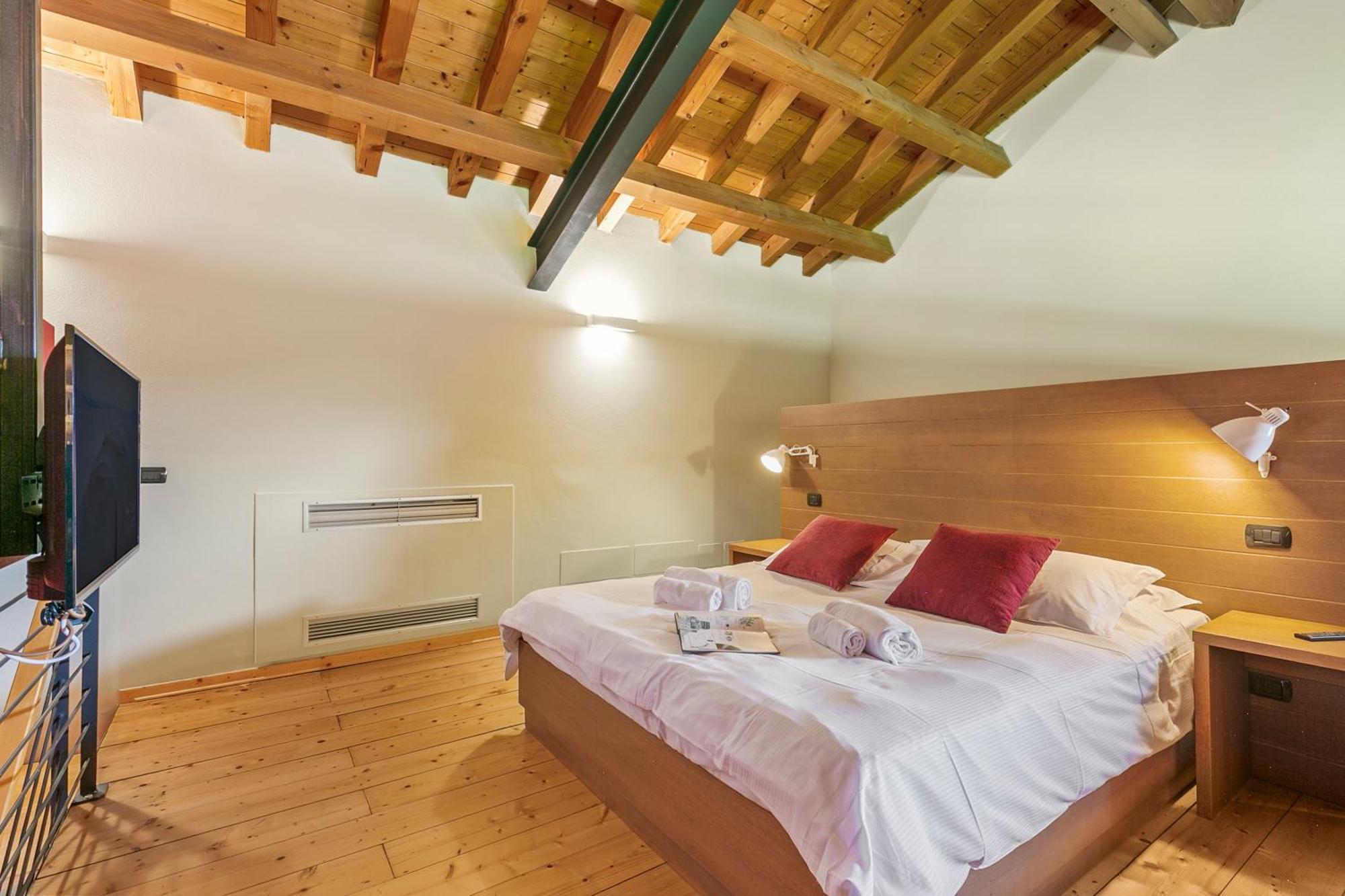 Almavite Wine Resort With Pool Desenzano del Garda Eksteriør billede