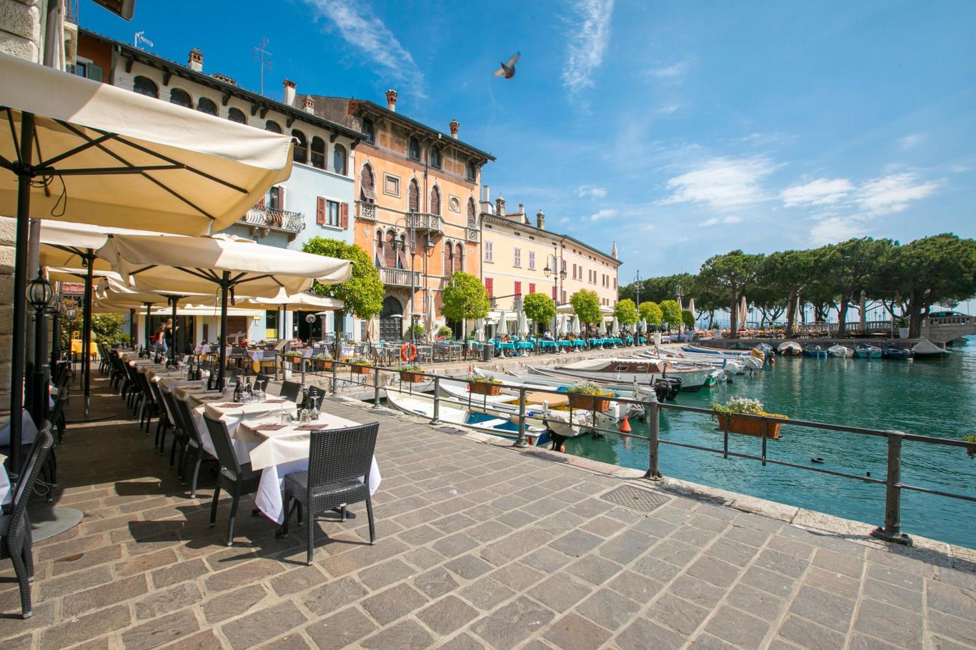 Almavite Wine Resort With Pool Desenzano del Garda Eksteriør billede