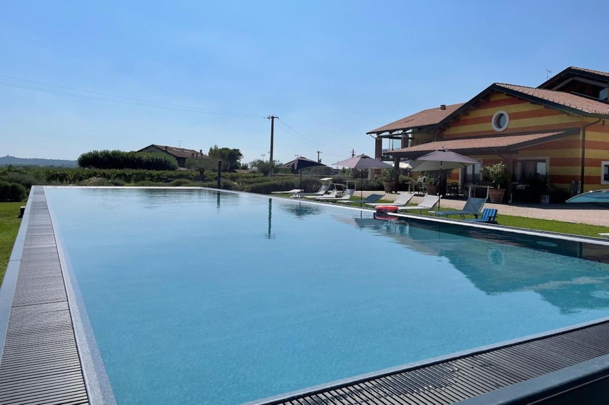Almavite Wine Resort With Pool Desenzano del Garda Eksteriør billede